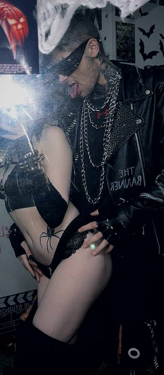 Wanna see a goth couple fuck?