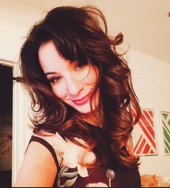 Natural beauty actress Alison Becker is so sexy with a fuck me smile and slutty petite body