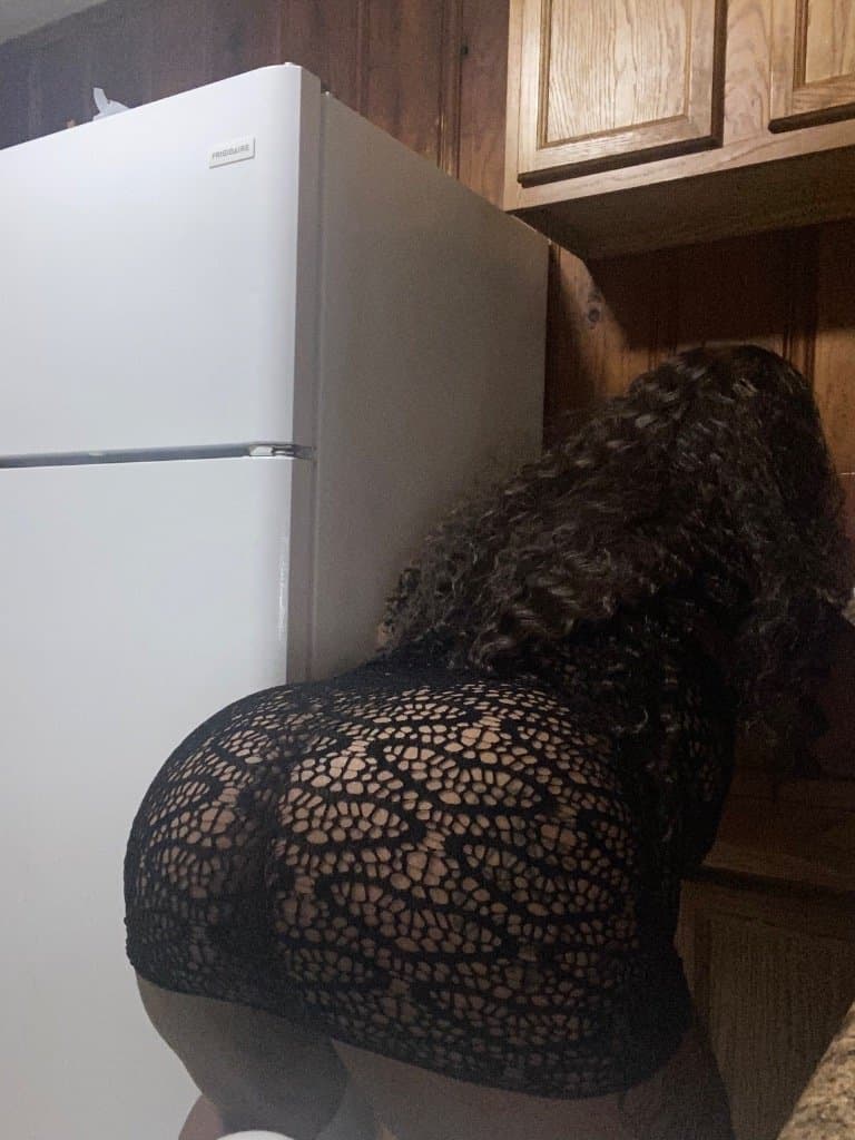 Hood ebony milf bbw mom FREAKY hoe be fucking all her sons friends she luvs young bulls
