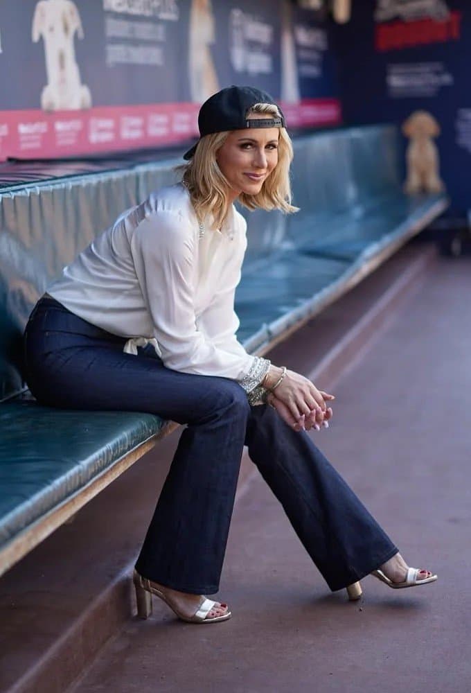 Tall Hot blonde sports reporter Laura Rutledge Perfect woman, long legs nice tits face made for jizz