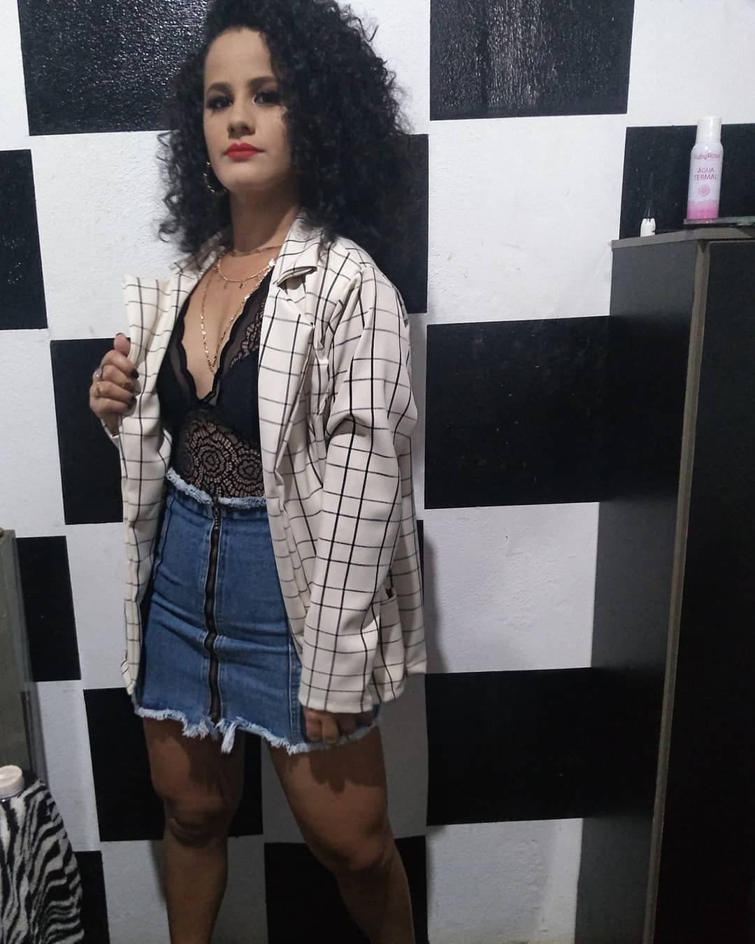 Click to view full size Minha nova deusa dona de casa já mim fez gozar muito