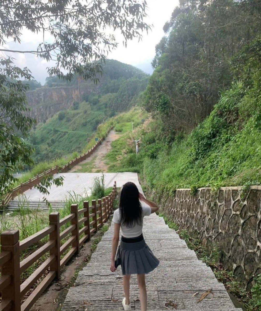 Gorgeous Japanese influencer Chelsea Misa giving head [insta: chelsea.misa]