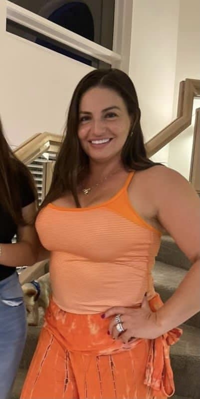 Busty Florida Spanish MILF Mafe Gordon