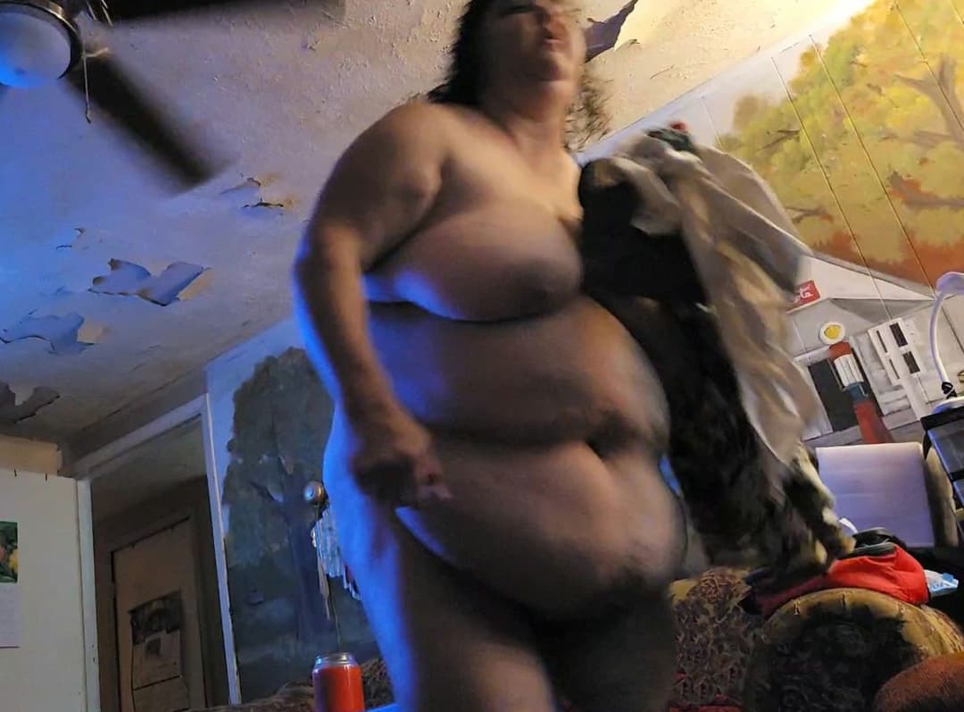 Big tits Amputee leaves home naked, rebels with husband