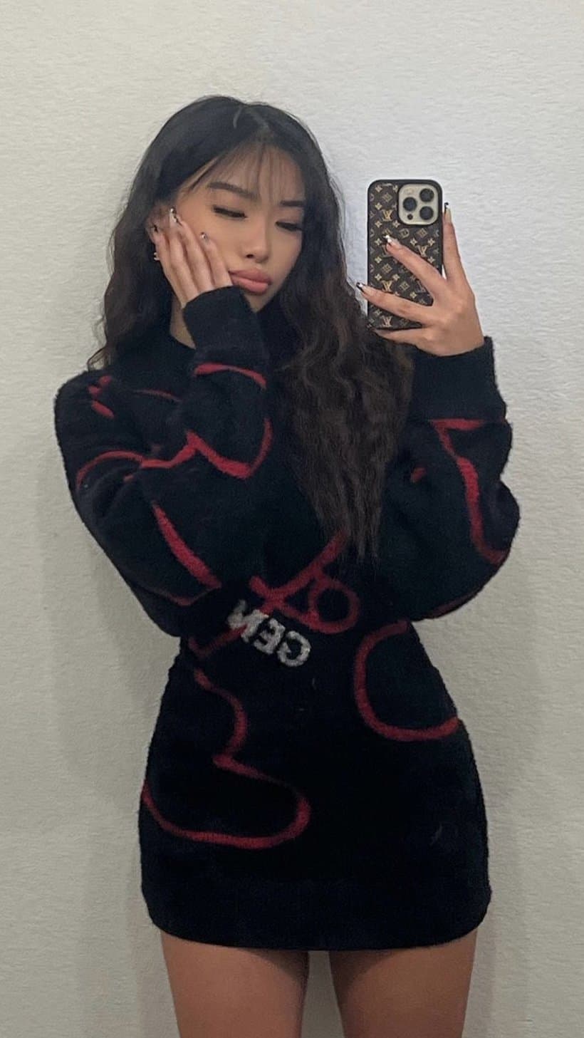 good asian girl getting ready to fuck in the car