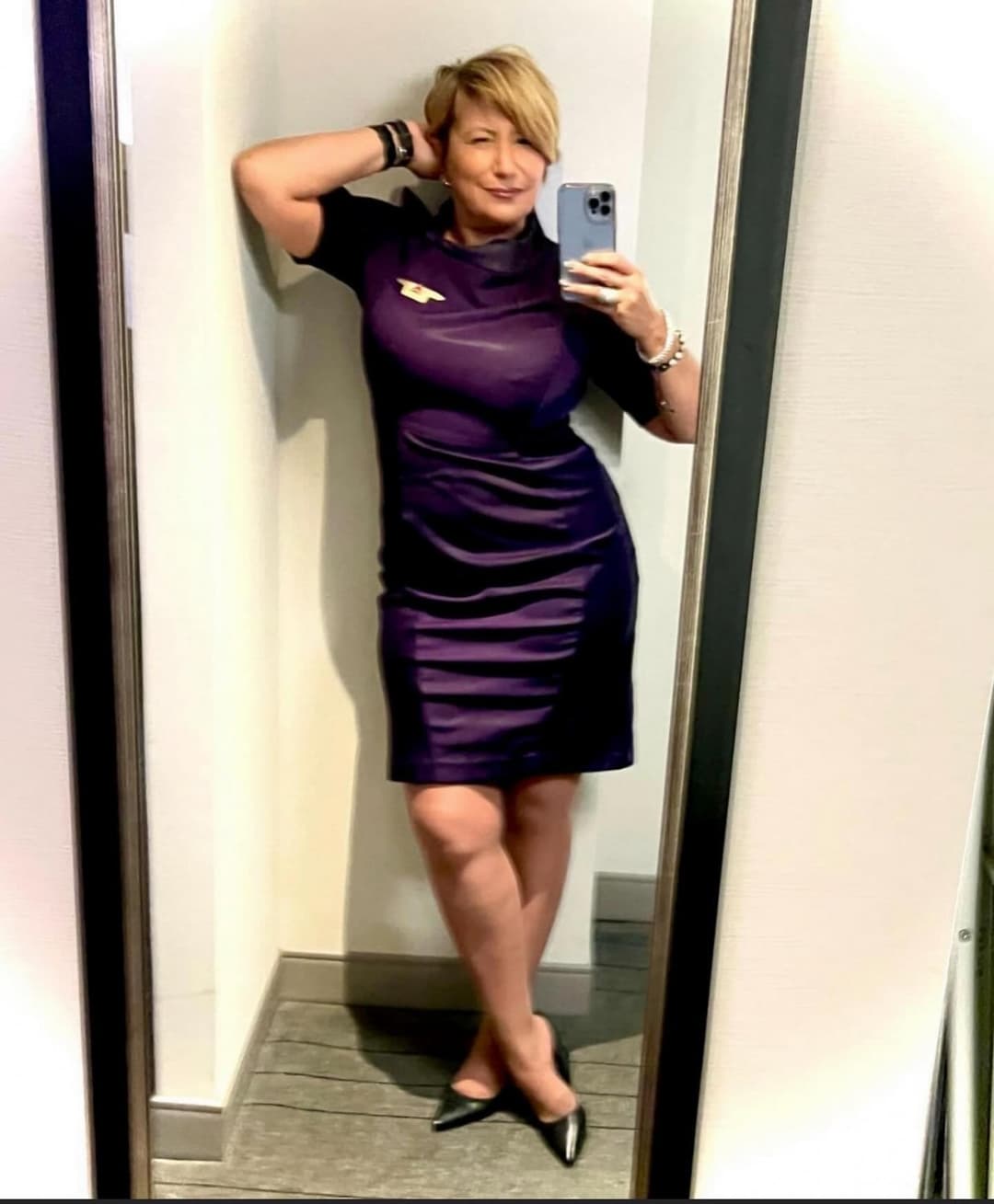Thick Gilf flight attendant