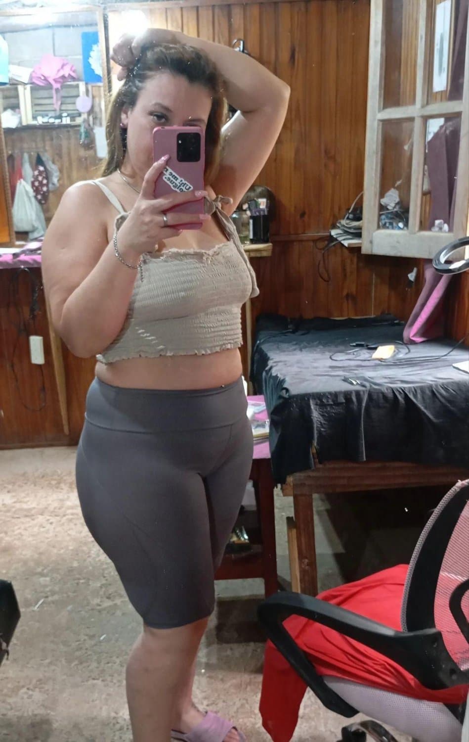 Linda gordibuena ig. Buscare sus fotos qe aparece en microtanga