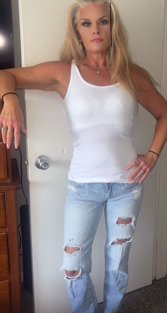 100% real skinny petite mature white mom camel toe fat pussy