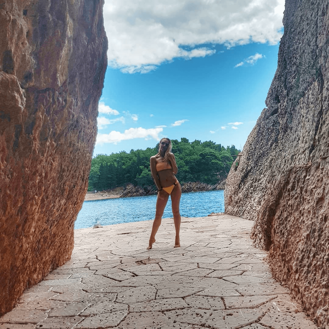 Sanela 30yo Serbian-Hungarian