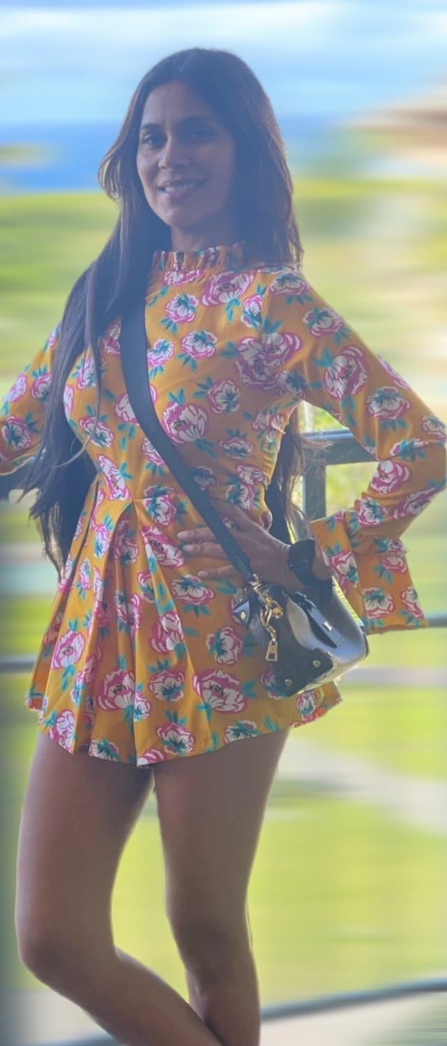 Click to view full size Fuck my wife hard anyone like to fuck my Indian desi nri wife Raj dm