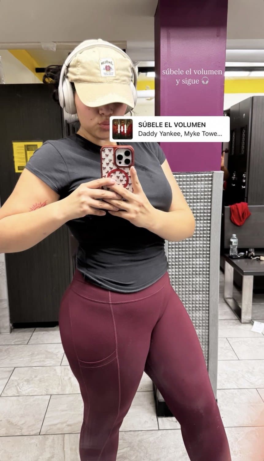 Is she showing what I think she’s showing ?