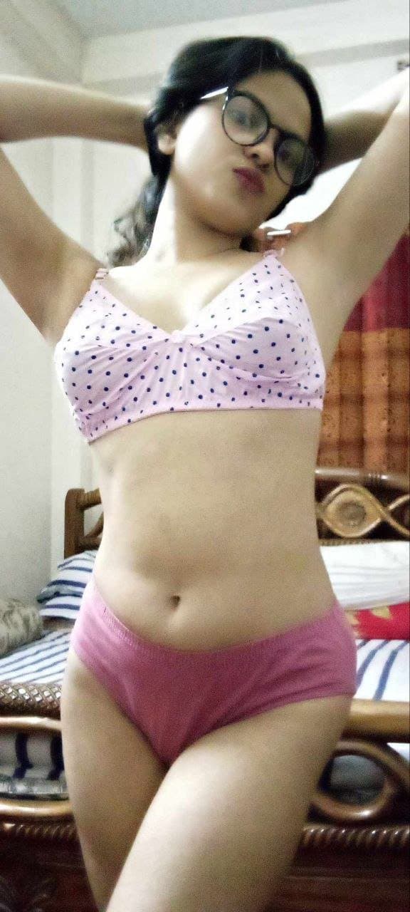 sexy Indian figure Hijab cute and sexy face giving blowjob and getting fucked leaked pics