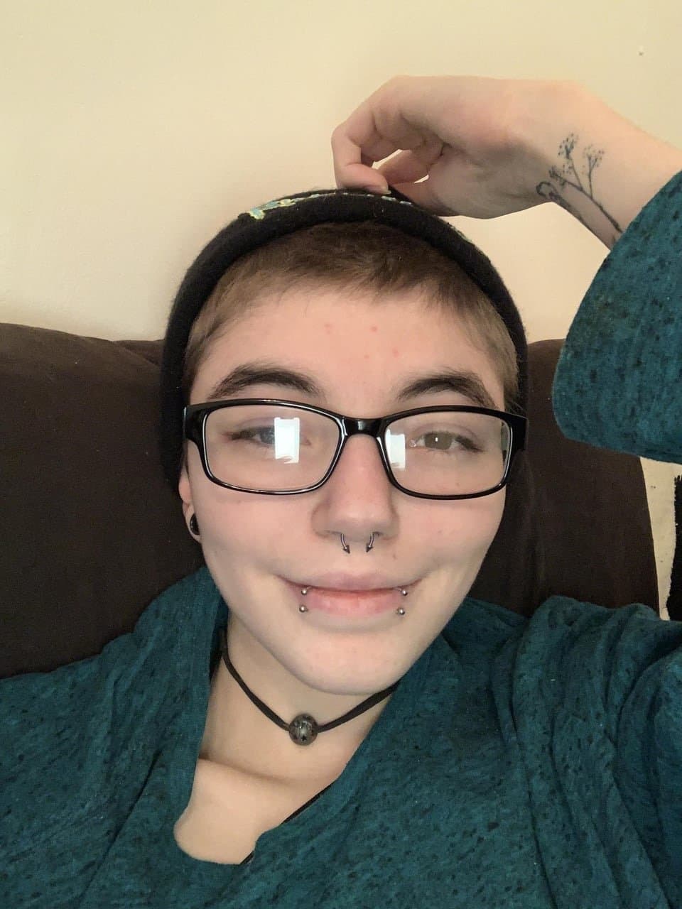 Short hair White tomboy dyke stud Weeboo P2