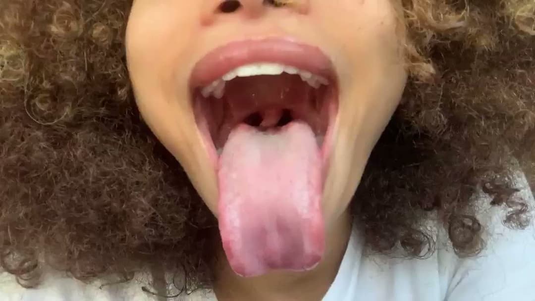 Cecilia Lion Sucking Donkey Dicks!