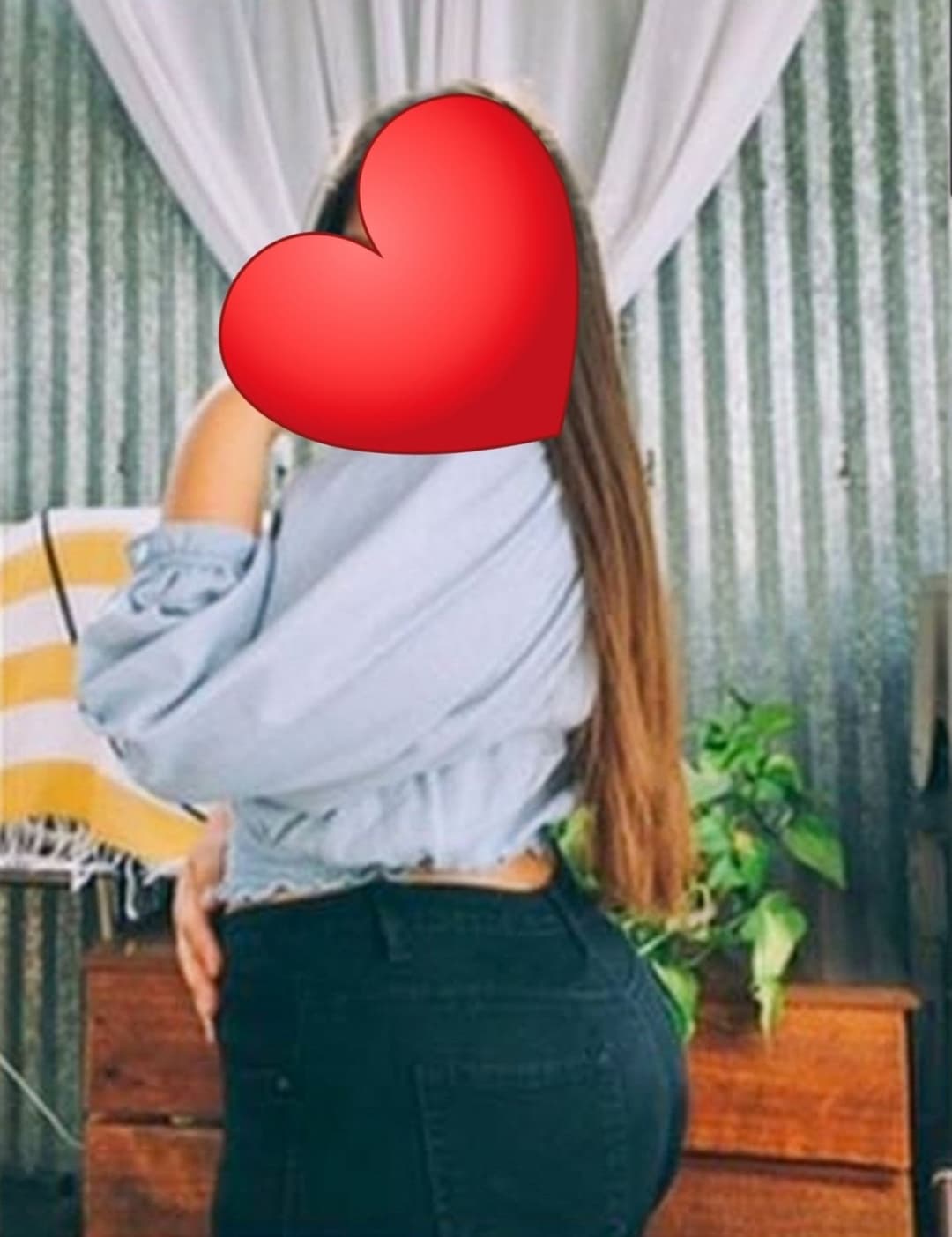 Thicc 18 year old, Karla. Follow her twitter