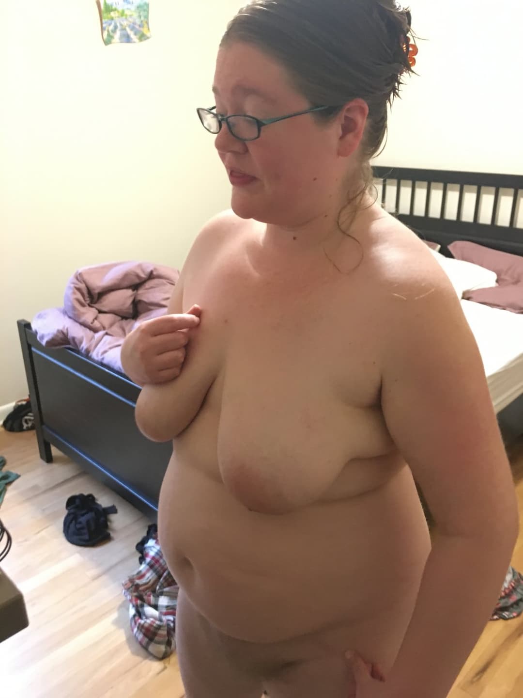 Big tits bbw slut spread pussy