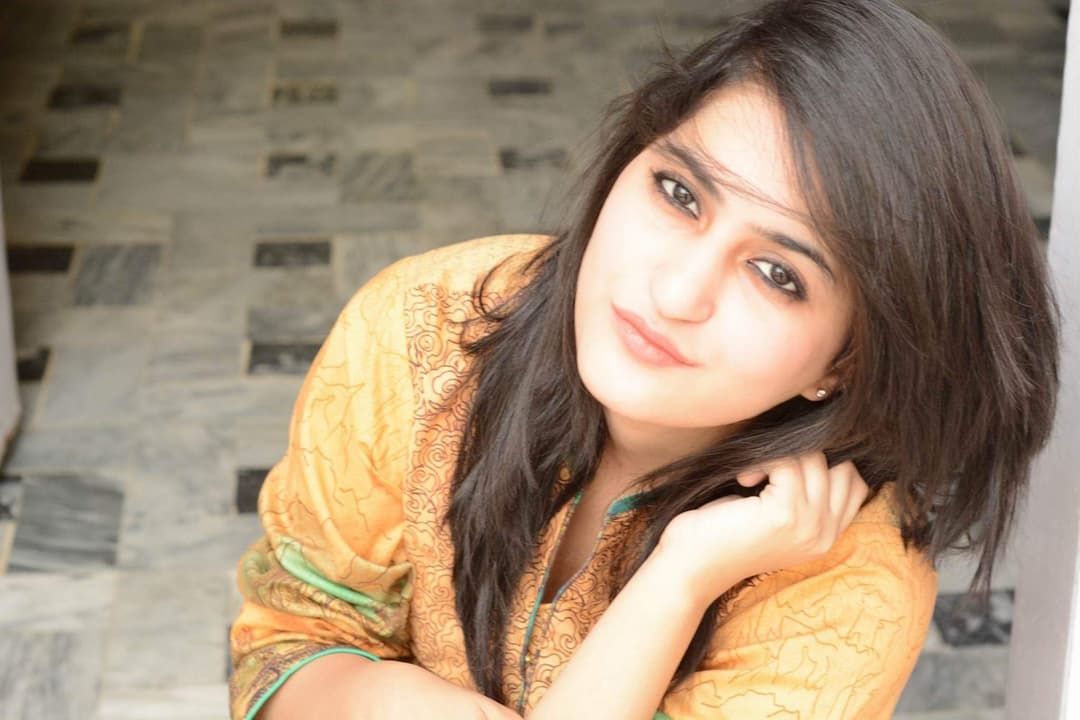 Click to view full size Pakistani girl sexy Resham gul Insta reshug1212 snap reshu121 num 03422278042