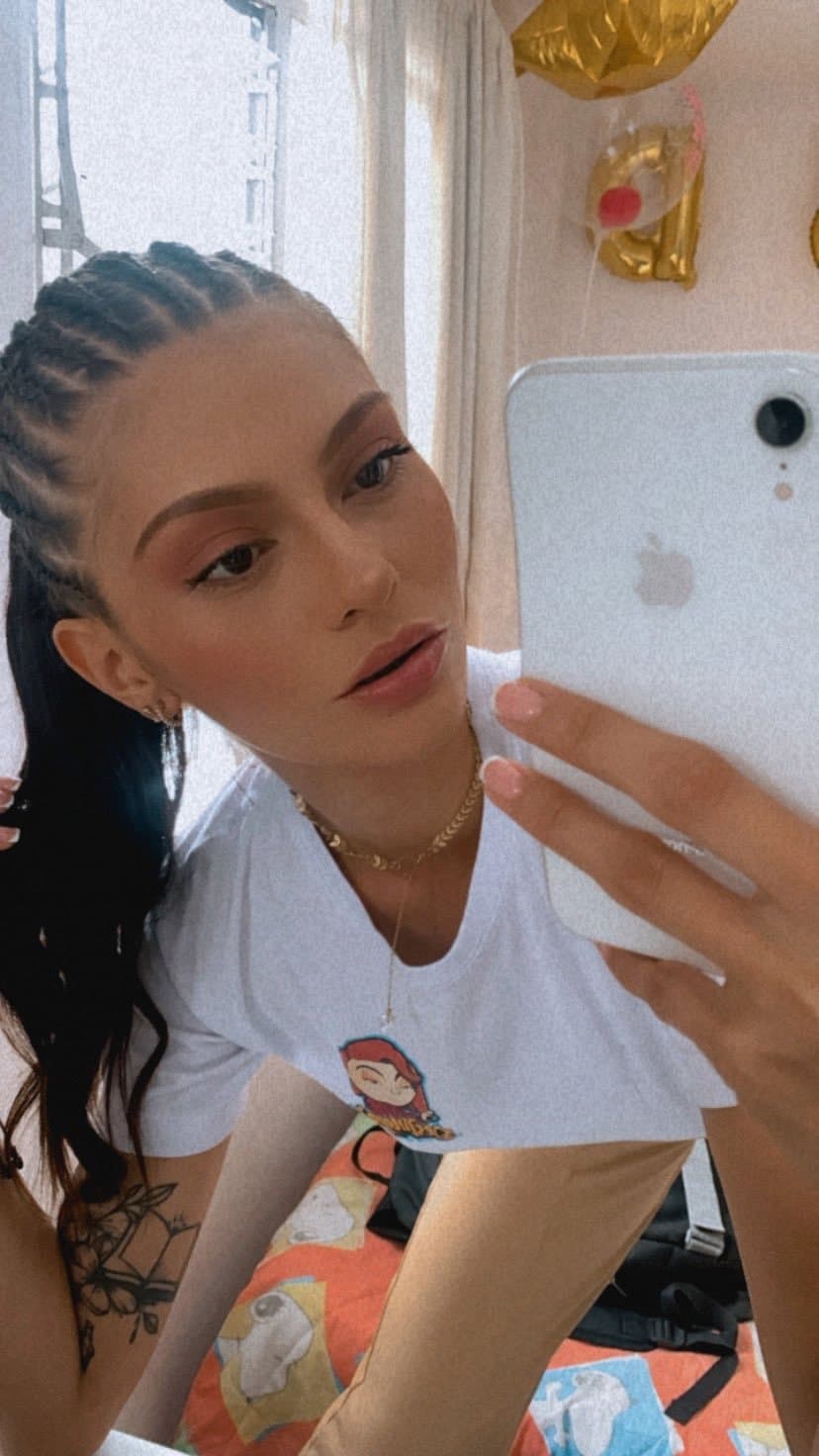 Supermodel goddess drinks sperm from 100 men