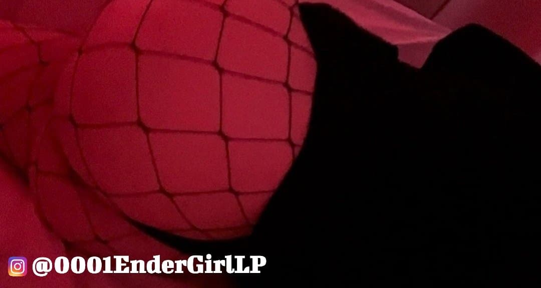 0001EnderGirlLP the NSFW Cosplay Whore :3