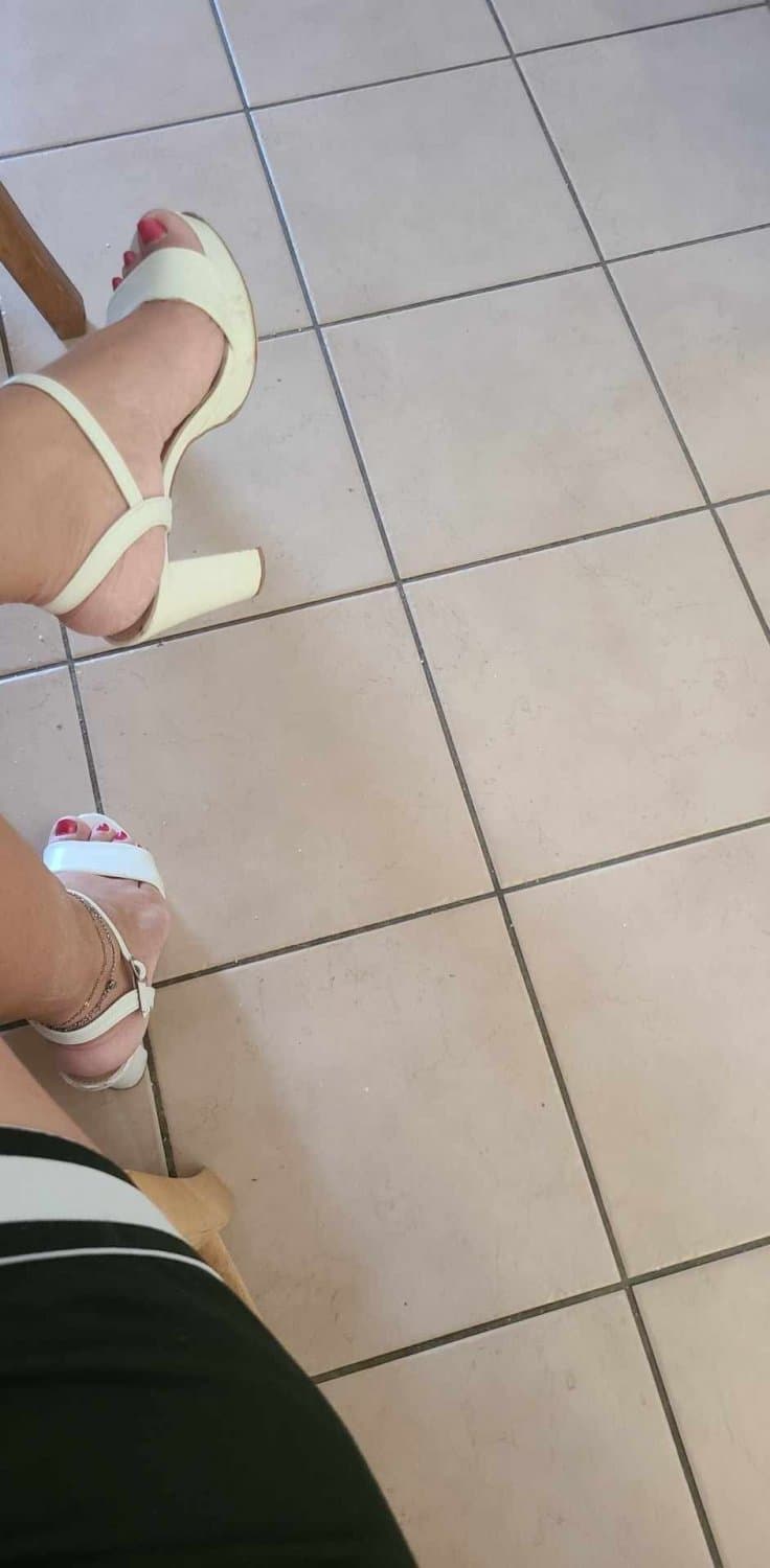 I love italian feet and shoes (Annamaria)