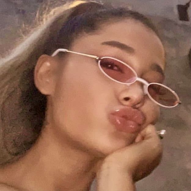 More Ariana Grande face/lips porn to goon to ?