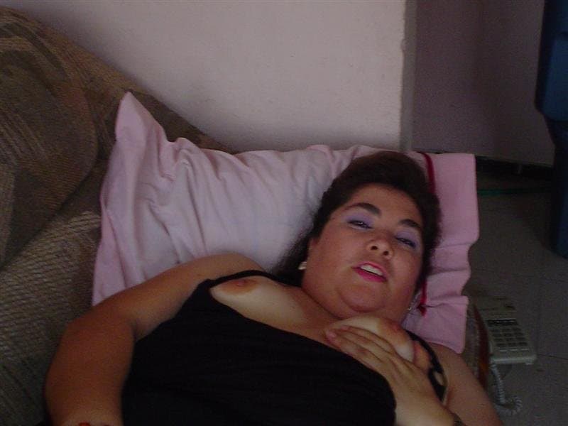 Mirna Lorena caliente amateur en real casero