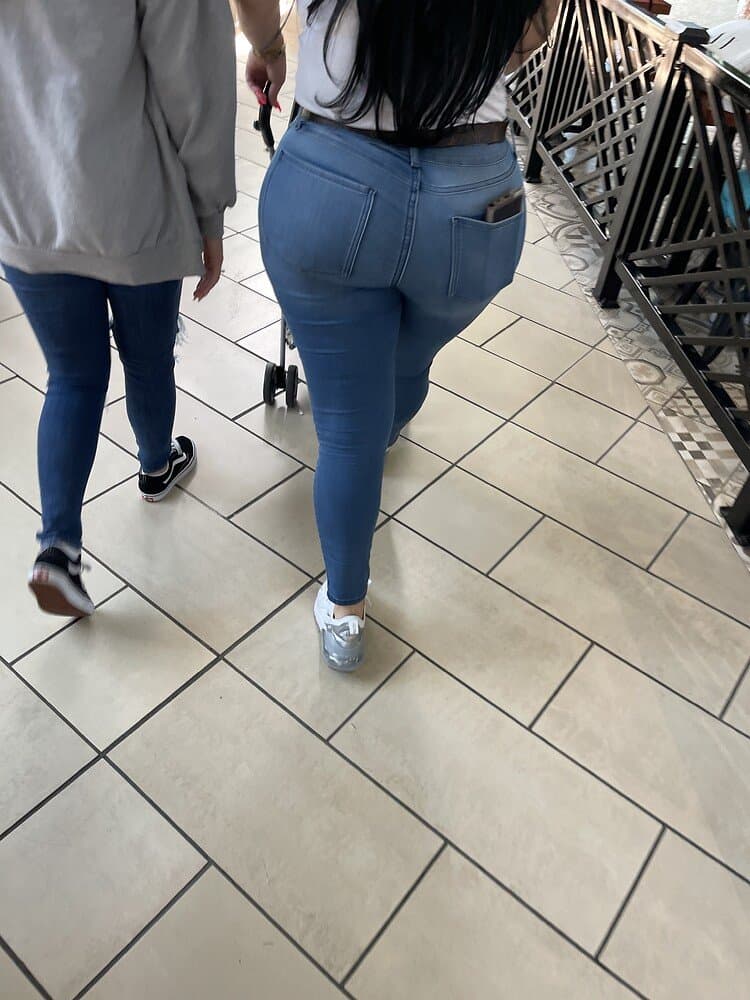 Click to view full size Grande No Ariana