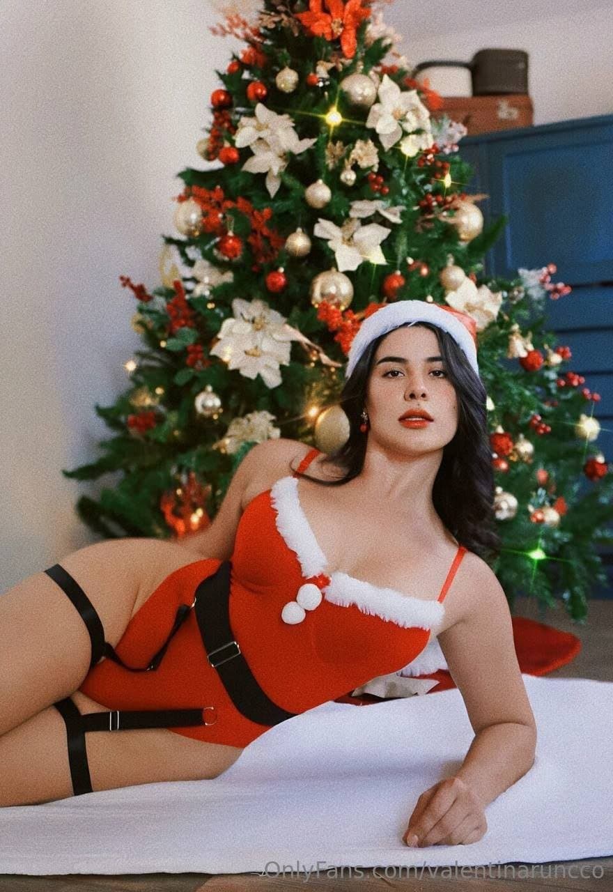 Click to view full size Valentina runco perra culona de grandes tetas