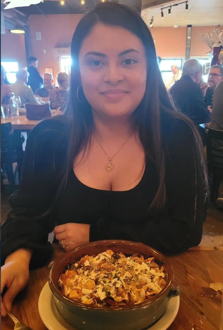 Creepshot Webslut older sister. Love sharing my sister, dm me. Info in bio.