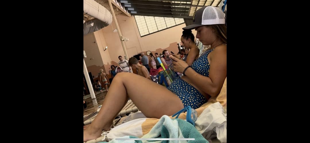 Click to view full size yummy mummy creep at the pool