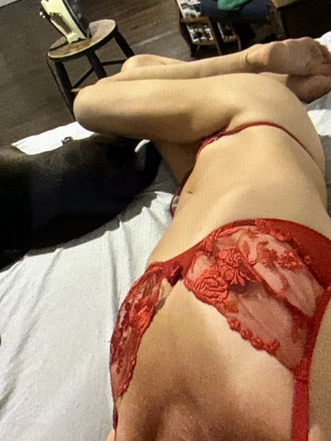 Married 58 yr old cougar fucked 18 yr old