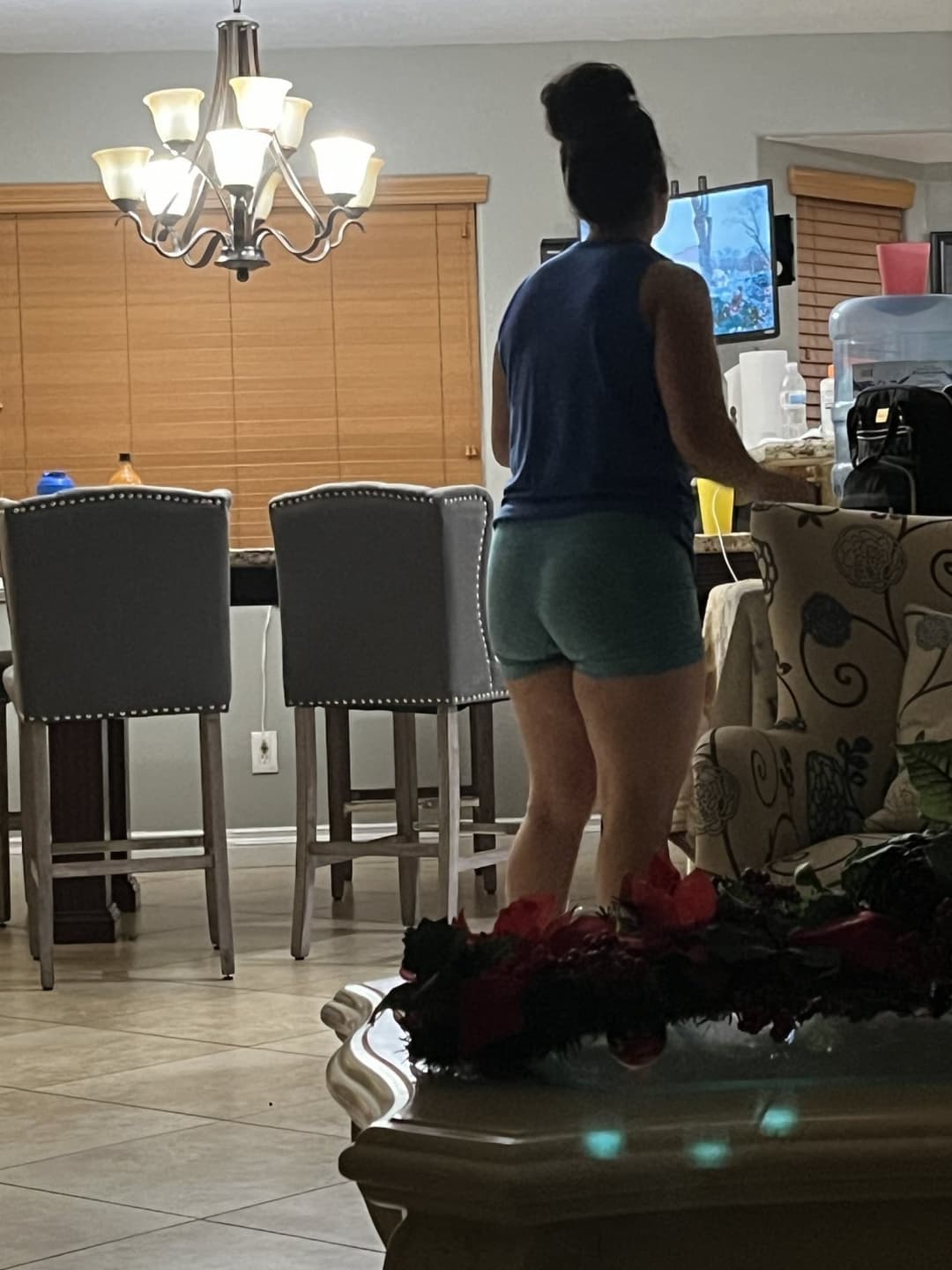 Click to view full size Sexy milfmom pictures