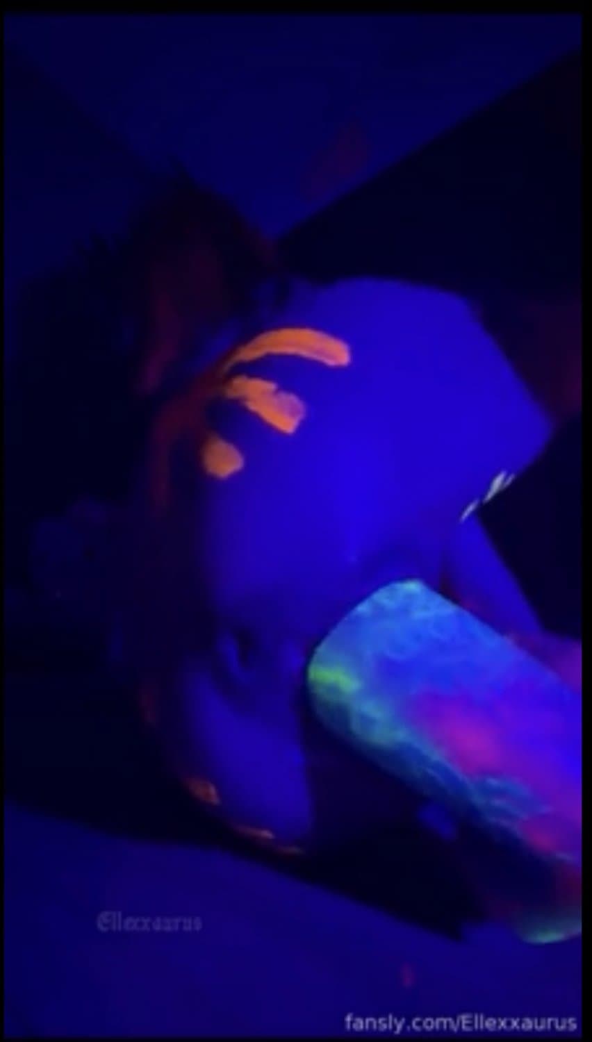 Petite babe riding glow in the dark large dildo