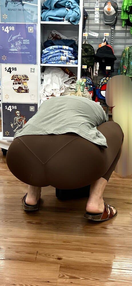 brown leggings older blonde milf flexible af. already know she a freak in the ?