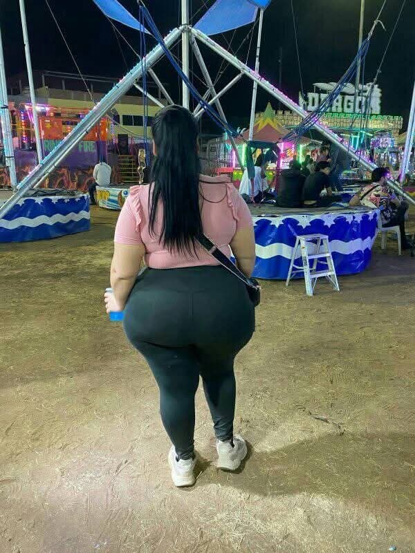PEAR SHAPE THICK CURVY LATINA SSBBW BIG BOOTY ASS