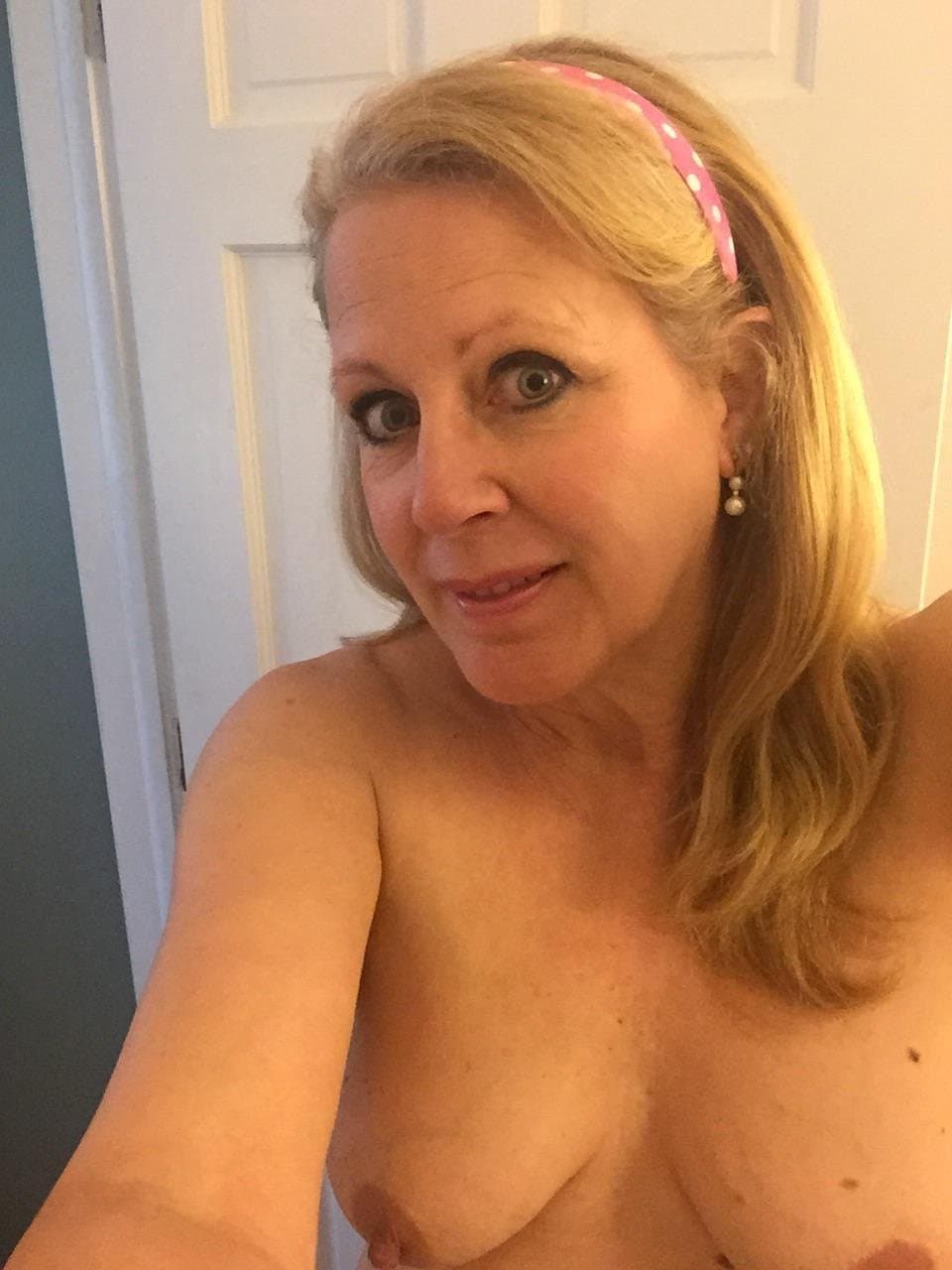 Flight Attendant Julie Abernathy For Your Pleasure