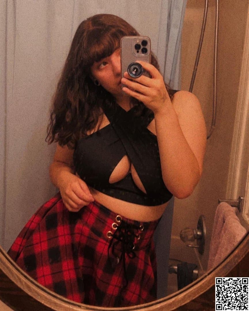 Kaylee - 23yo Big Tits (Non-nude)