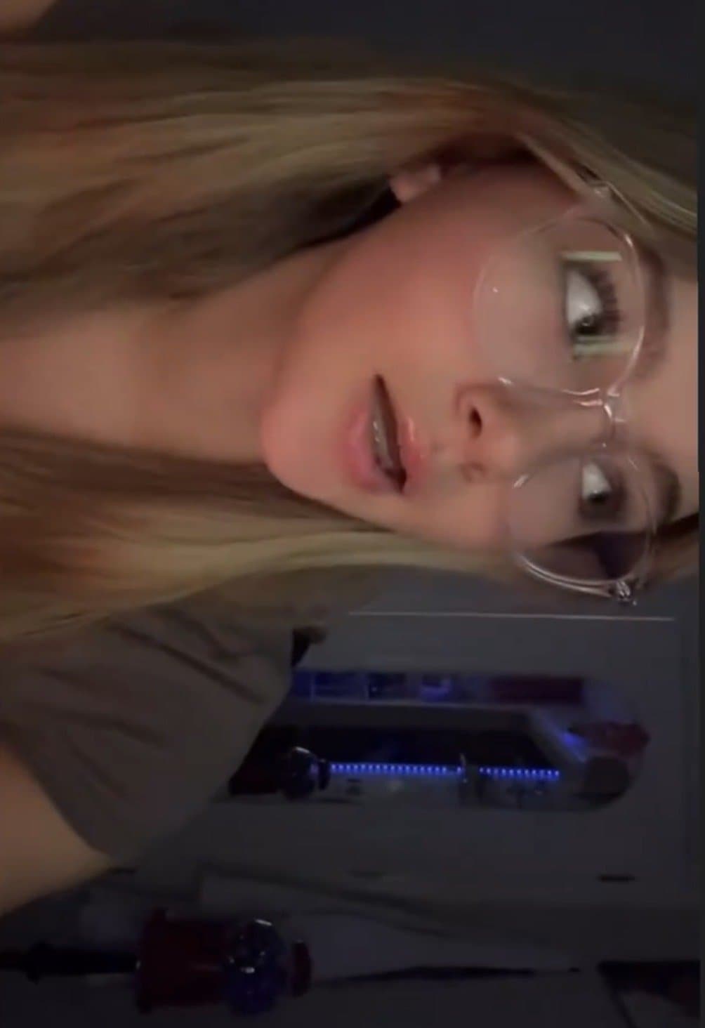 Petite teen arches her back on snapchat