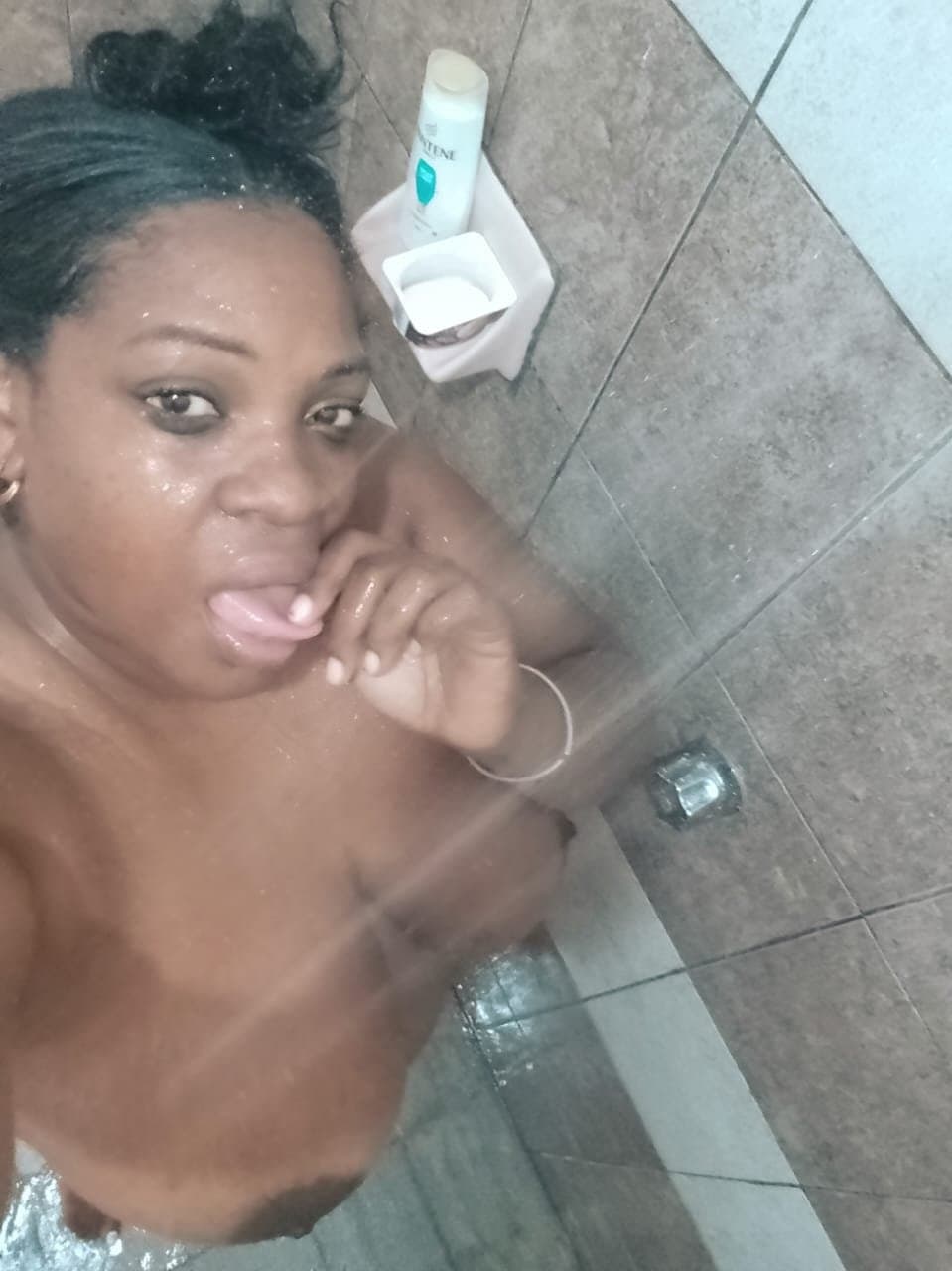 MORENA MUY EROTICA Y CALIENTE