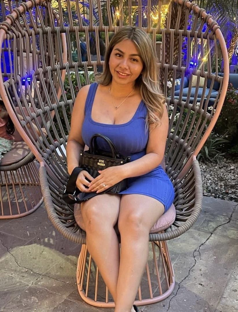 Latina milf with small waist big hips