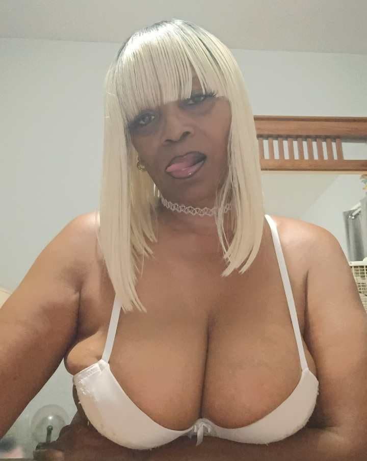 SEXY CARMELA JOHANSON