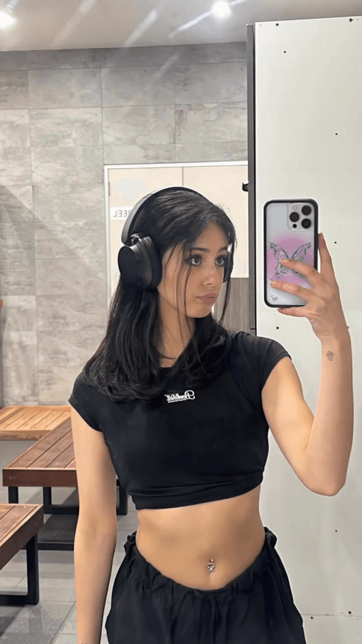 Vanessa R, 20. Spider girl with a fat ass