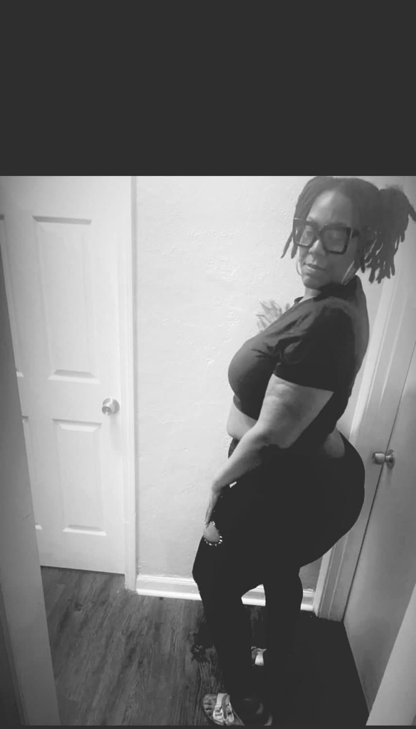 CURVY THICK EBONY MATURE