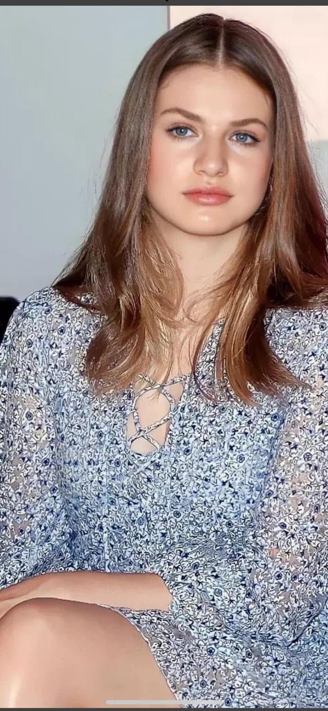 Ella le encanta que nos masturbemos con su orto ella pide pija a gritos y que le den duro