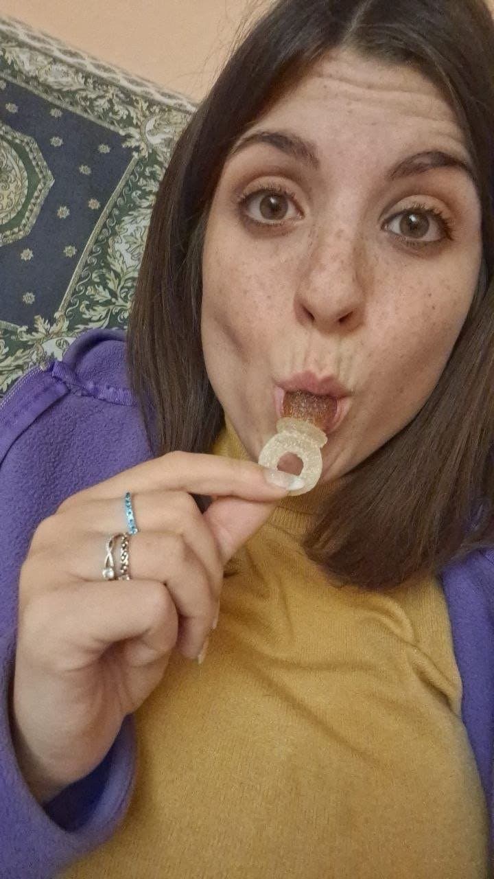 25 y/o Italian Loves Anal