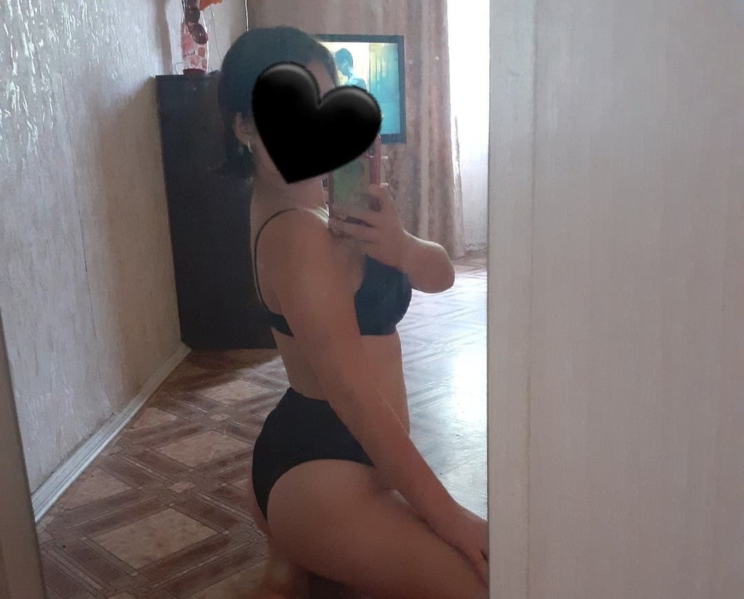 Putit4 Milán mostrando su tetitas chep4 lindo cul0 zorrit4 cam.