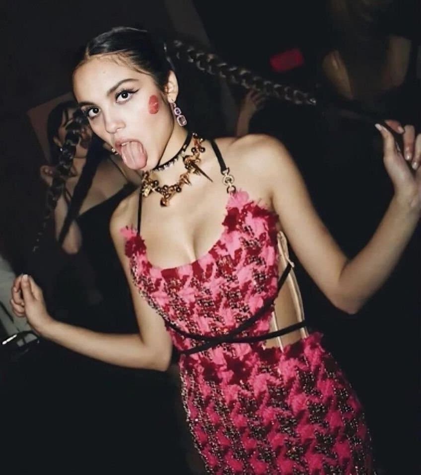 Click to view full size Olivia Rodrigo Is A Such Gorgeous Goddess That Knows How To Drain Me ??