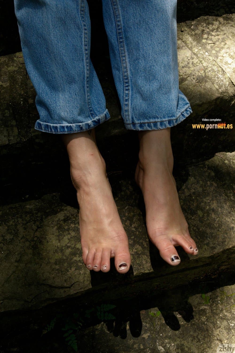 Hermosa gabbie en un tour por su casa de campo