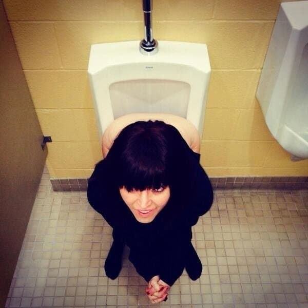 Pissing girls ❤️❤️