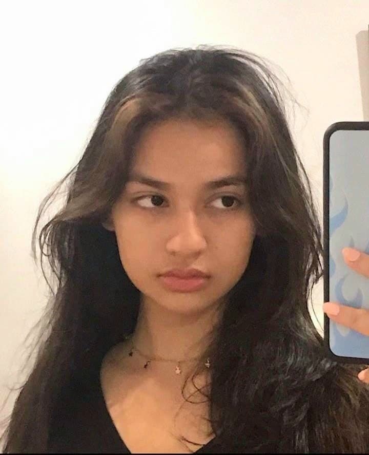 Desi South Indian Rich Very Beautiful Cute Instagram Influencer Homemade Full Nude Show Selfie